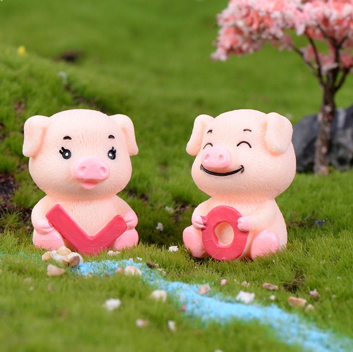 Cartoon Resin Love Pig Doll Toys Fairy Garden Decoration Miniture Fairy Garden Accessories Supplies Pot Bonsai Moss Fairy Garden Micro Landscape Miniature Garden Terrariums Fairy Garden Figurine Kits Items Auto Interior Decoration